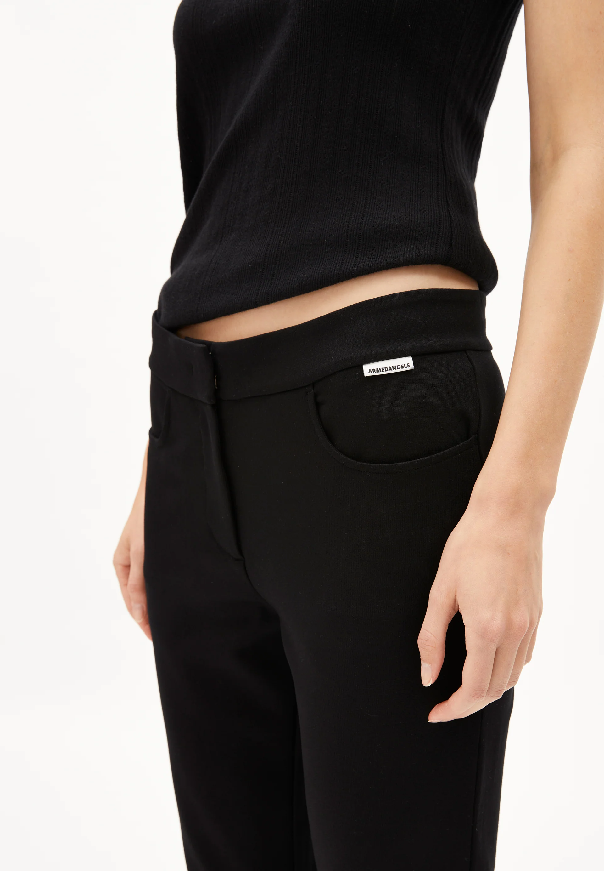 MOONBAA Capri made of LENZING™ ECOVERO™ Viscose Mix
