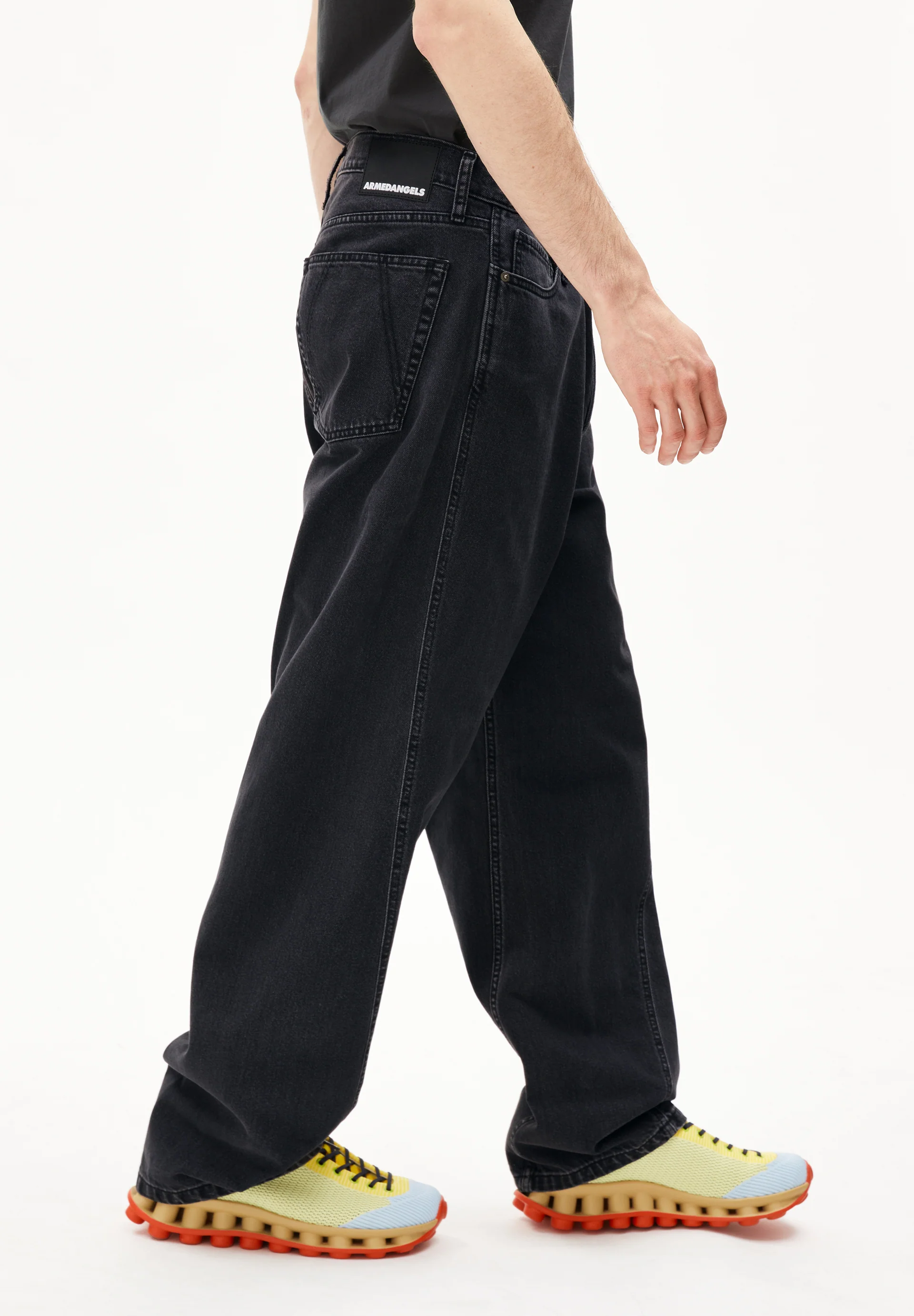 JAAMEO Wide leg mid waist made from recycled cotton