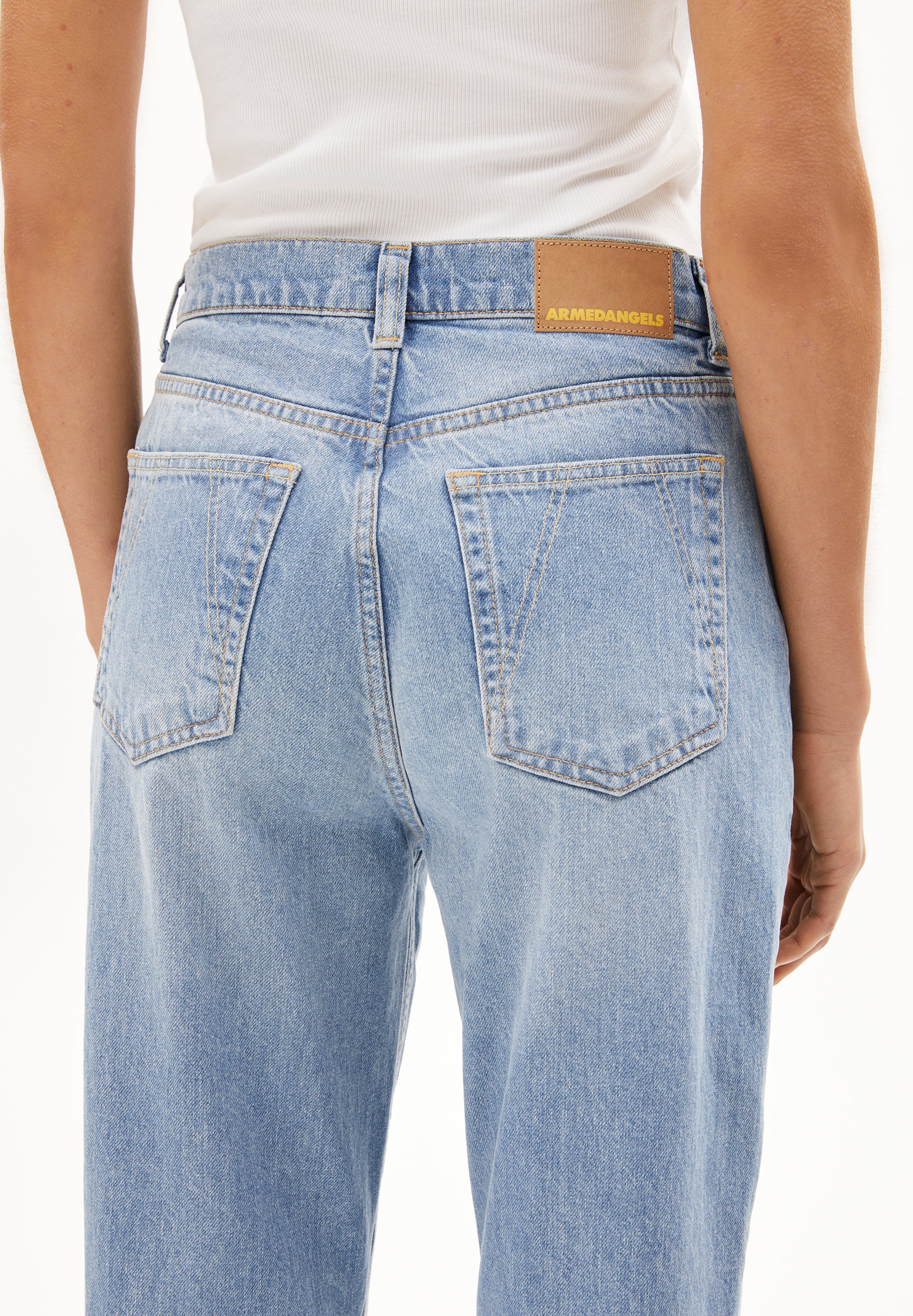 AAIKALA Straight Jeans High Waist recycled Cotton