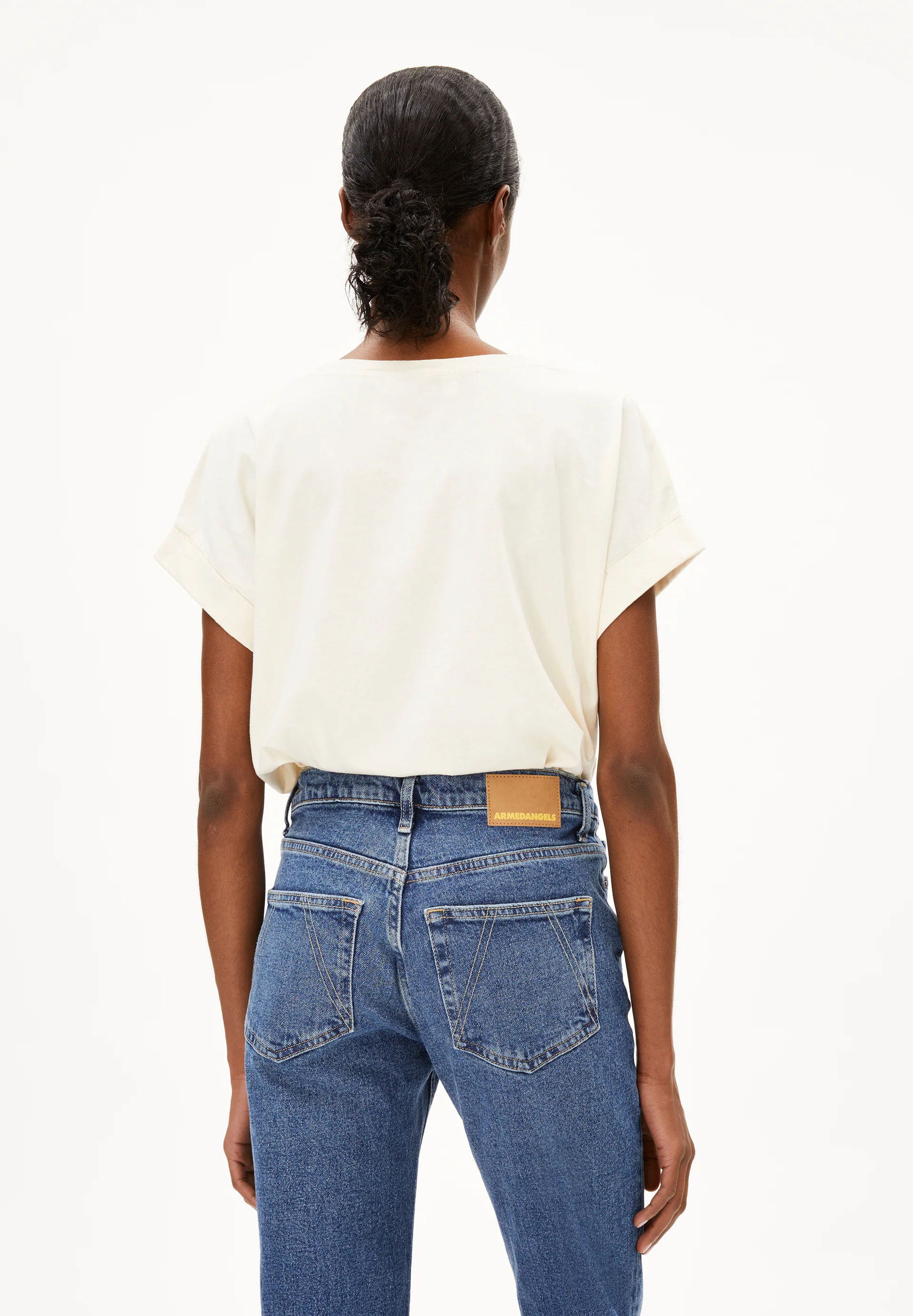 IDAARA T-shirts from organic cotton