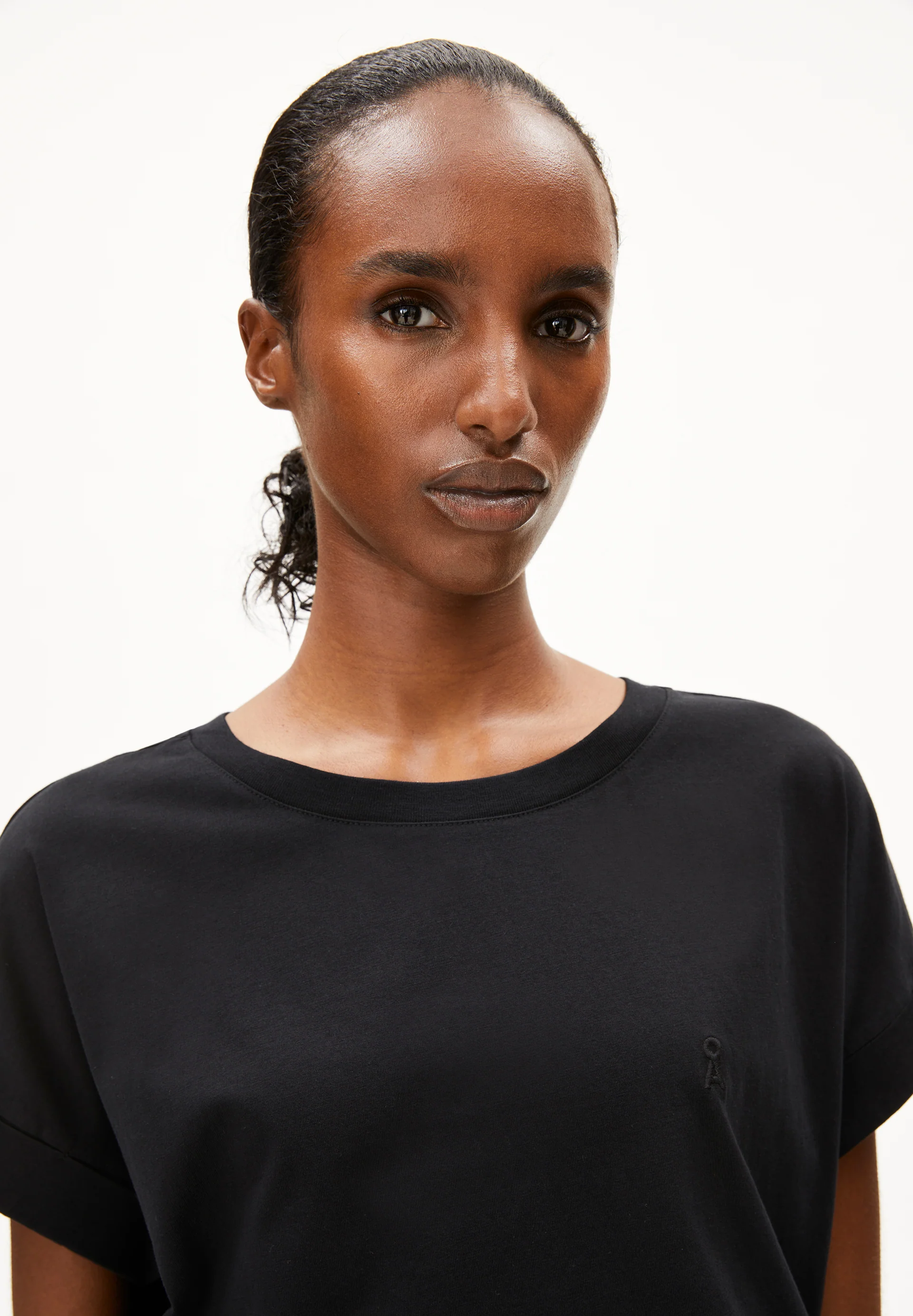 IDAARA T-shirts from organic cotton