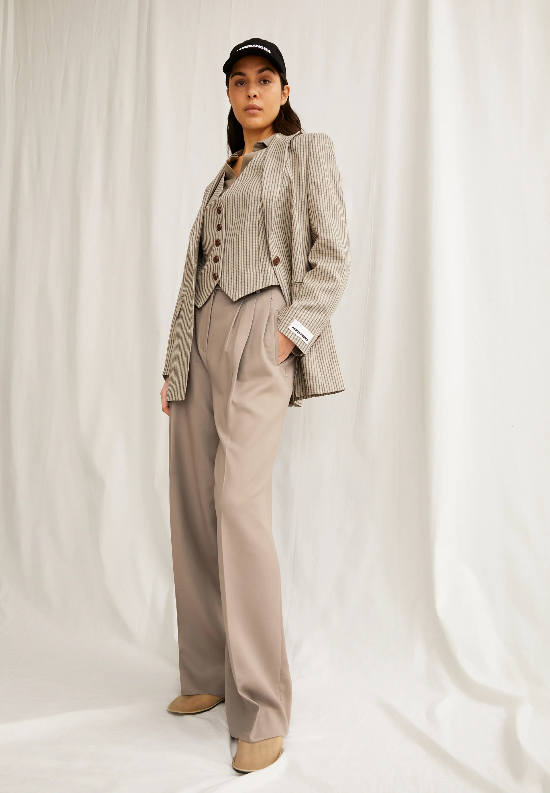 KAAYUA Woven Pants made of LENZING™ ECOVERO™ Viscose Mix