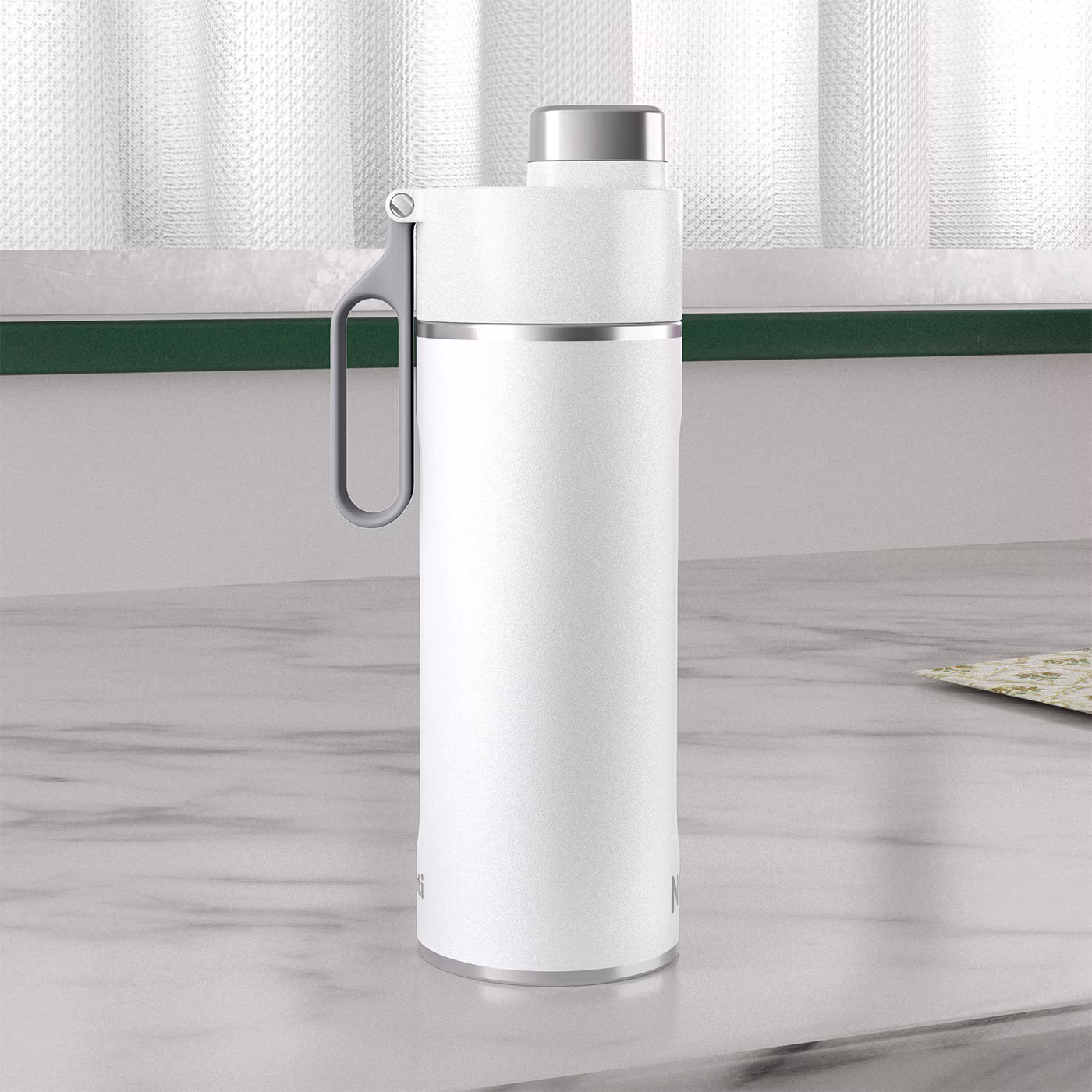 Ninja FrostVault 30QT/28L Cooler, Ice Pack & Thirsti Bottle Bundle