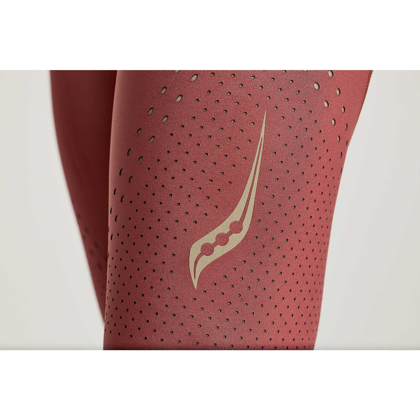 Pinnacle 8' Tight Short