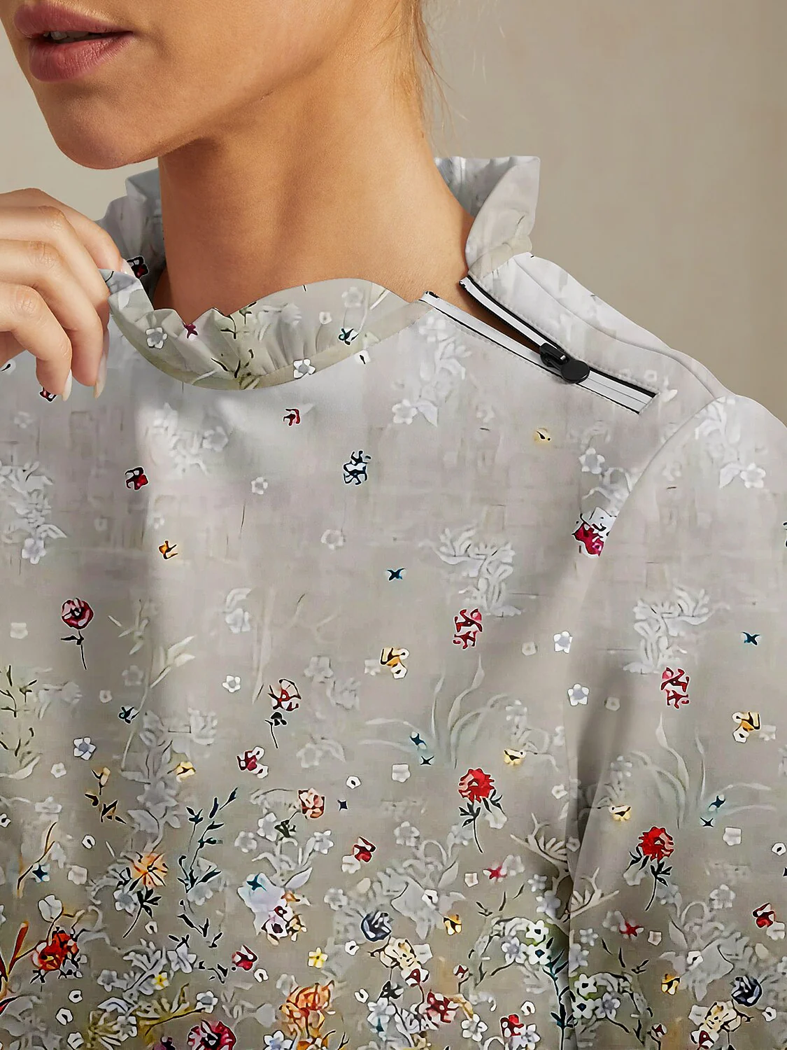 Botanical Energy Ruffle Collar Golf Sweatshirt