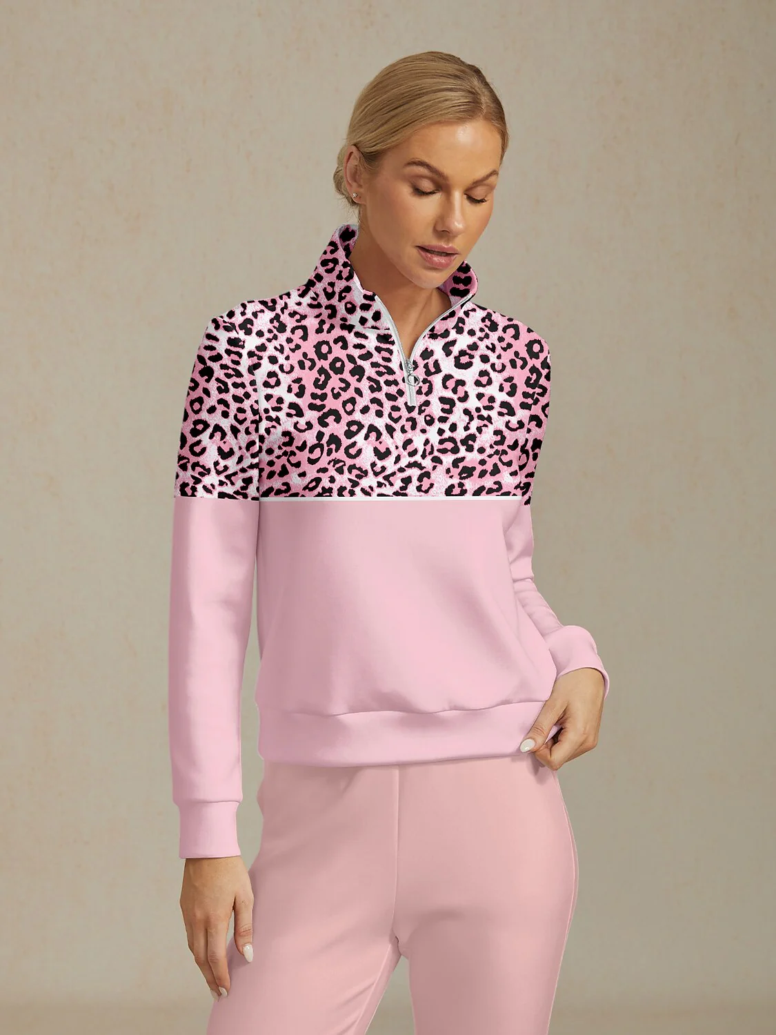 Wildlife Party Golf Sweatshirt