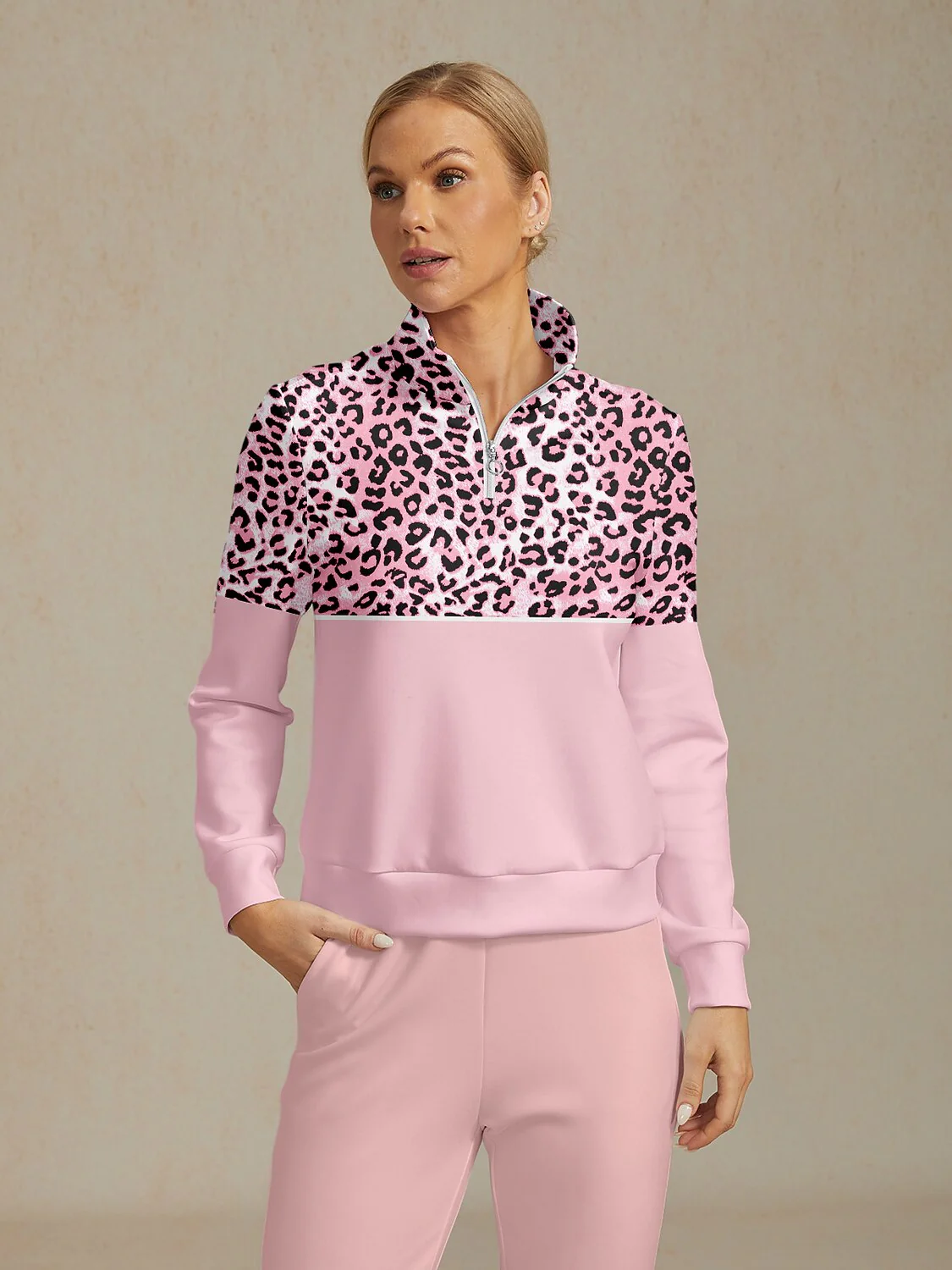 Wildlife Party Golf Sweatshirt