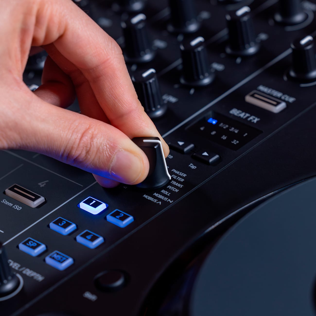 AlphaTheta DDJ-GRV6 Your music for all