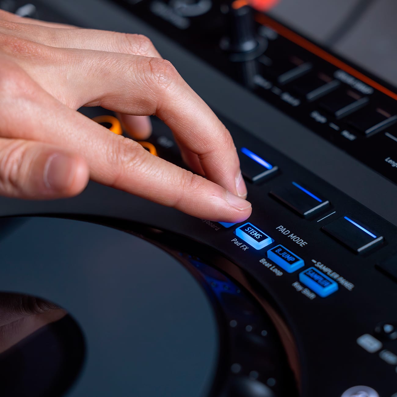 AlphaTheta DDJ-GRV6 Your music for all