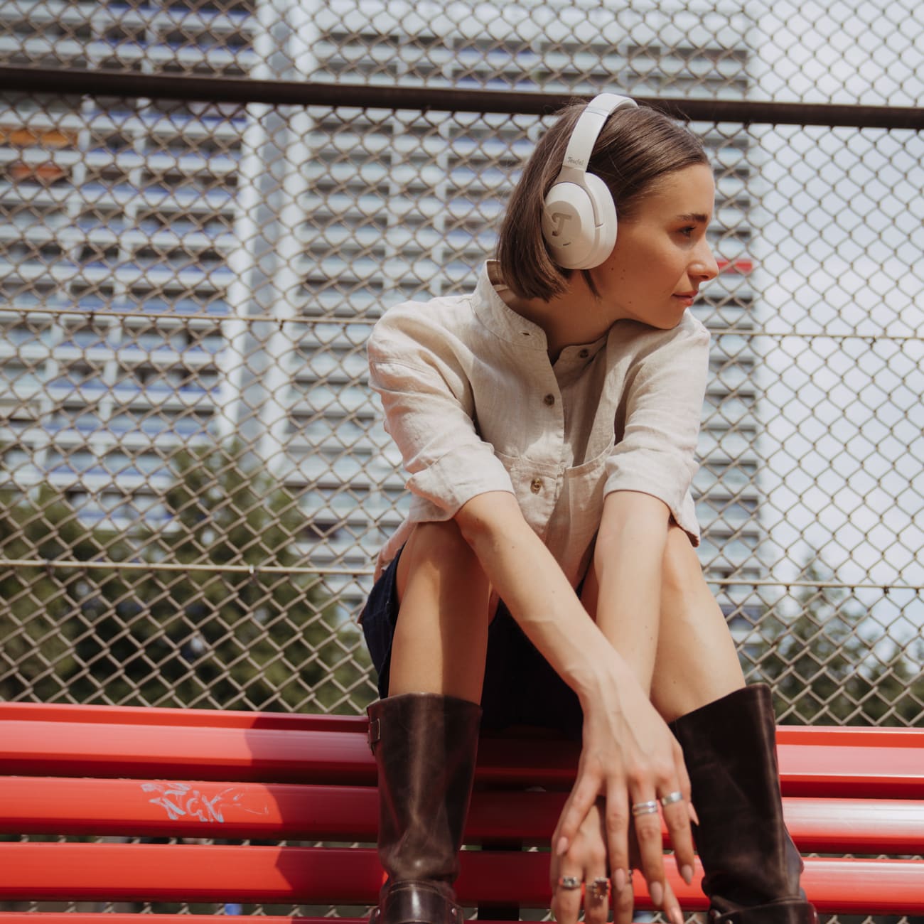 REAL BLUE NC 3 + FeinTech Bluetooth Audio System Enjoy movies with headphones