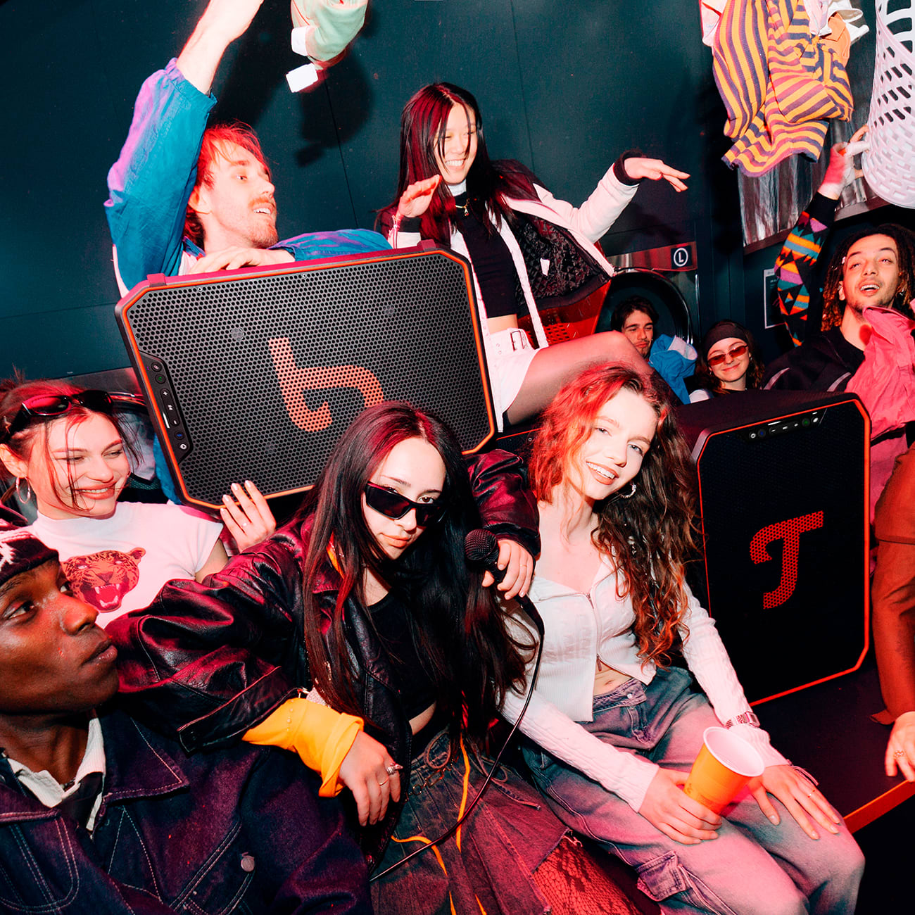 ROCKSTER NEO Wild times redefined