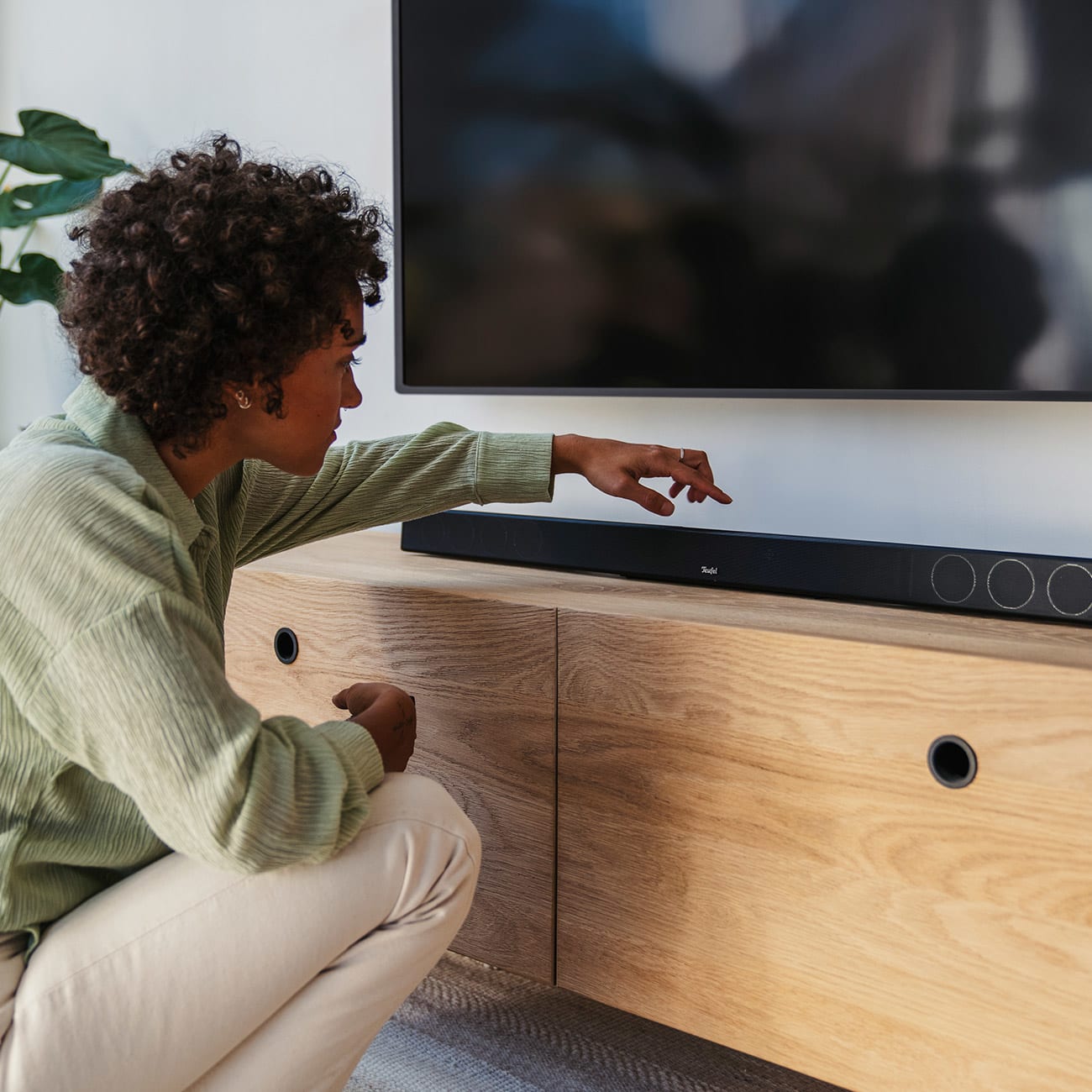 CINEBAR 11 Surround for Dolby Atmos 4.1 Set Your gateway to 3D sound