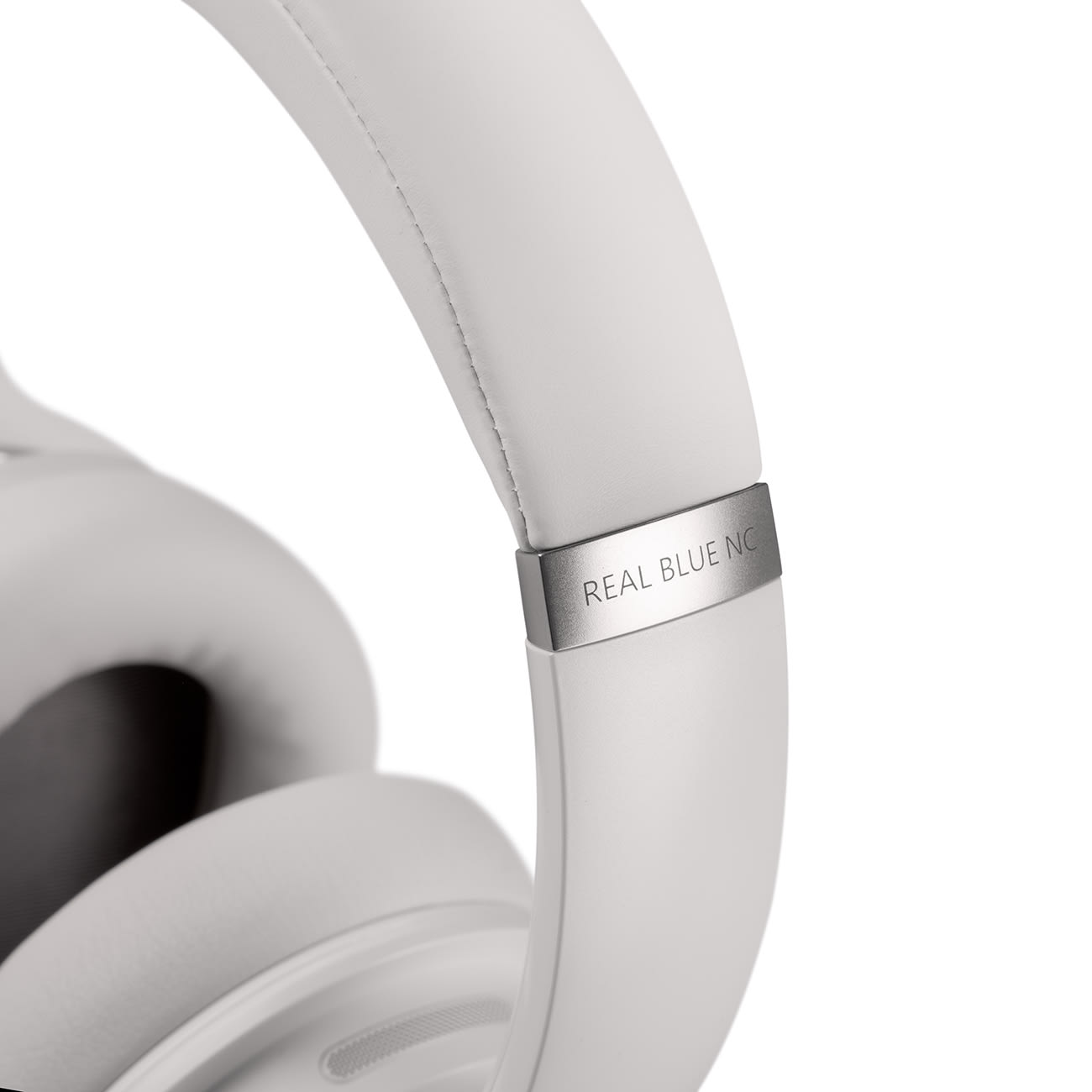 REAL BLUE NC 3 + FeinTech Bluetooth Audio System Enjoy movies with headphones