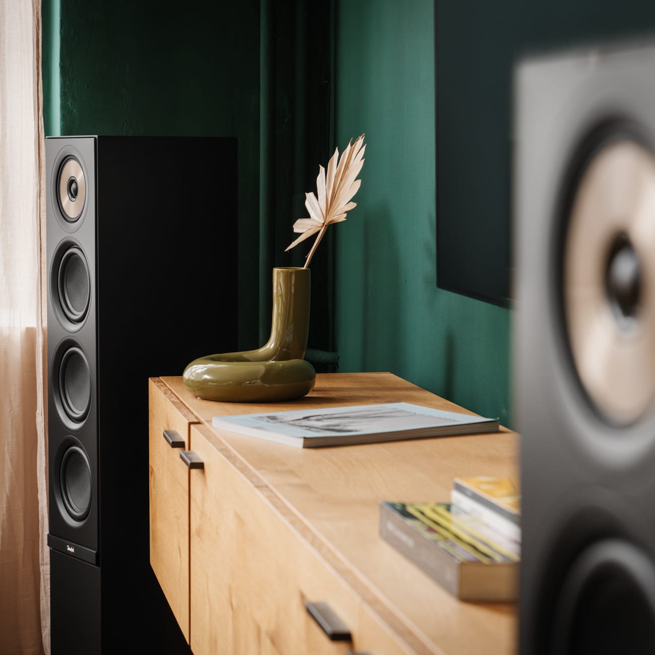 STEREO L 2 Every note a work of art