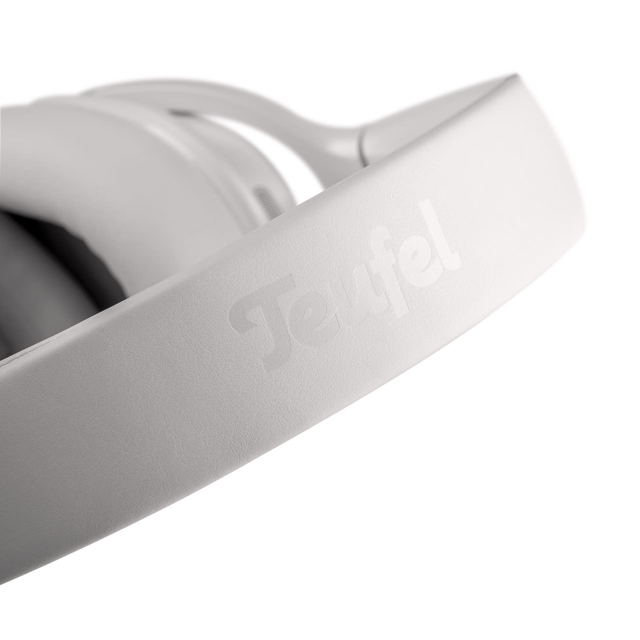 REAL BLUE NC 3 + FeinTech Bluetooth Audio System Enjoy movies with headphones