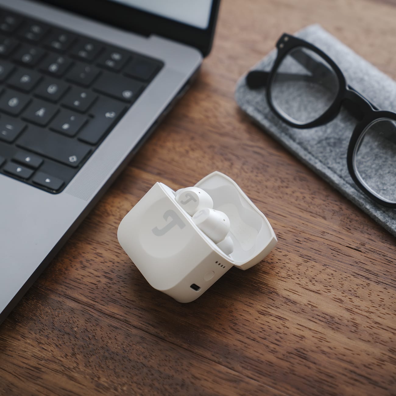 AIRY TWS PRO Set the tone in any setting