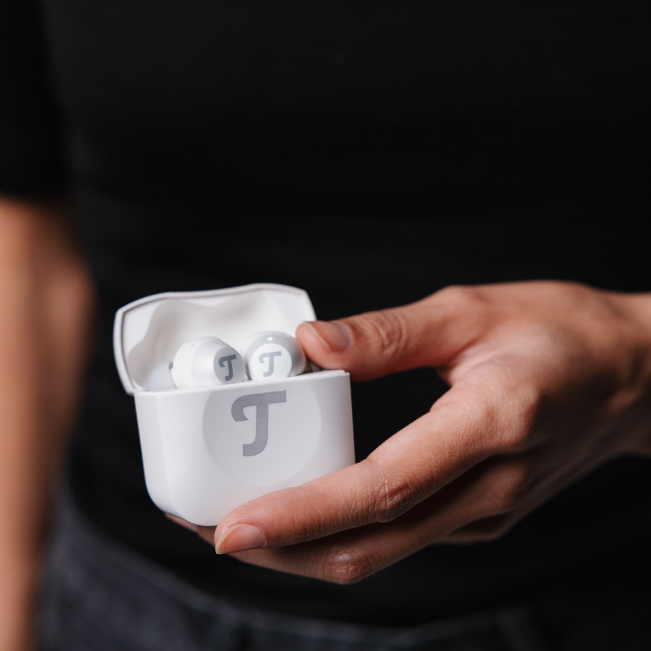 AIRY TWS PRO Set the tone in any setting