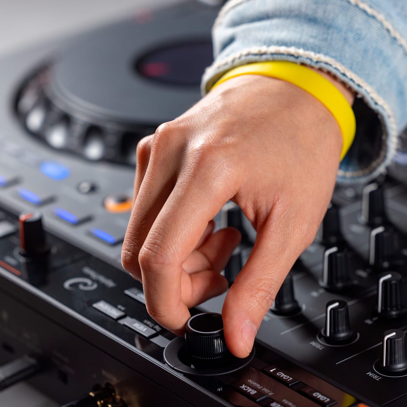 AlphaTheta DDJ-GRV6 Your music for all