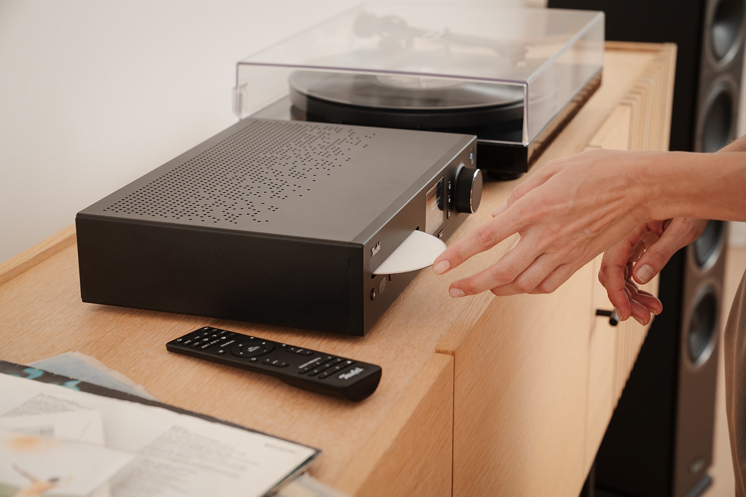 THEATER 500S KOMBO 2 A good KOMBO: two THEATER 500S speakers and a reciever