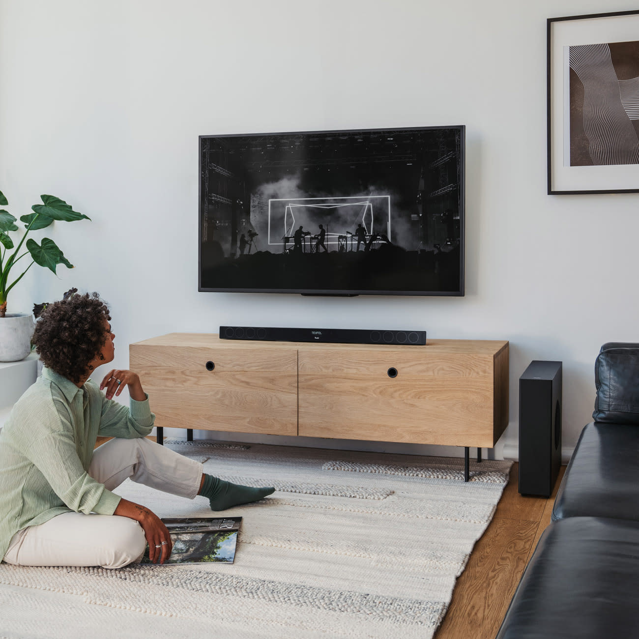 CINEBAR 11 Surround for Dolby Atmos 4.1 Set Your gateway to 3D sound