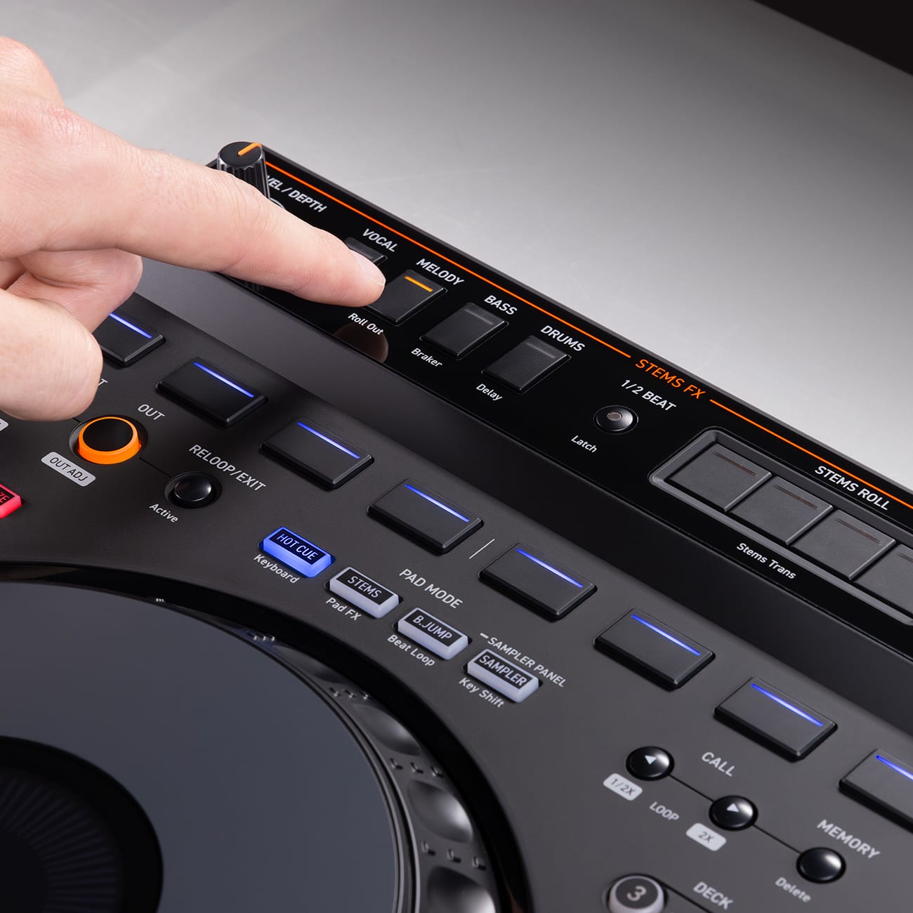 AlphaTheta DDJ-GRV6 Your music for all