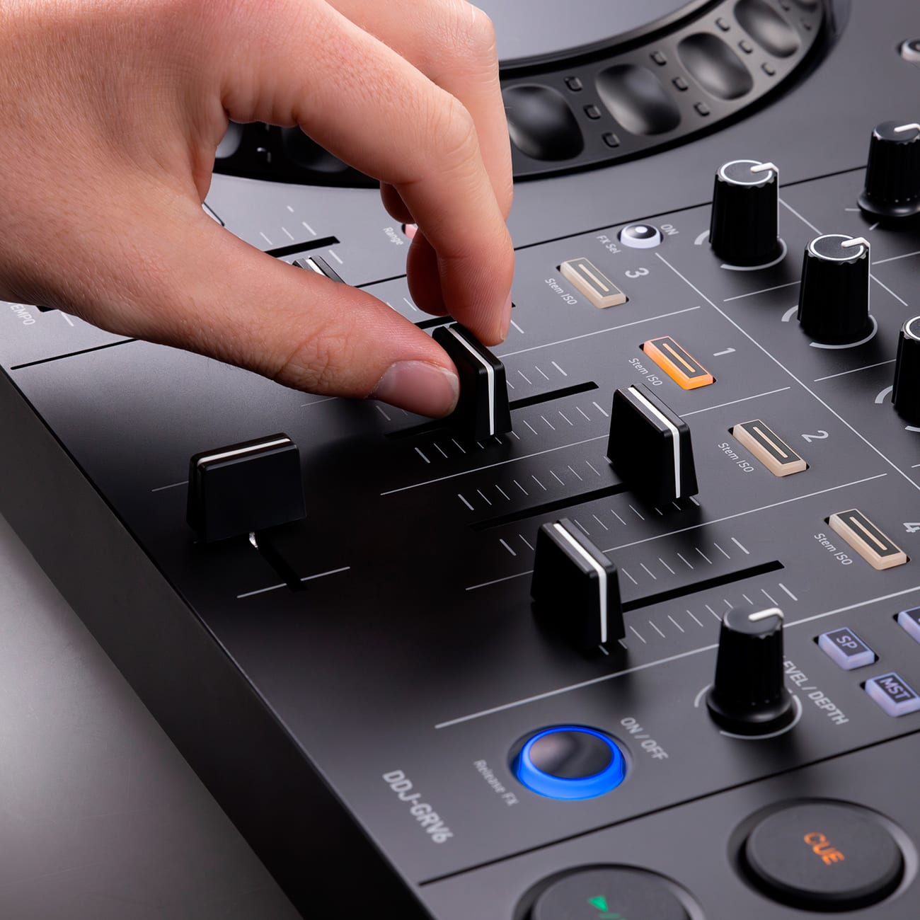 AlphaTheta DDJ-GRV6 Your music for all