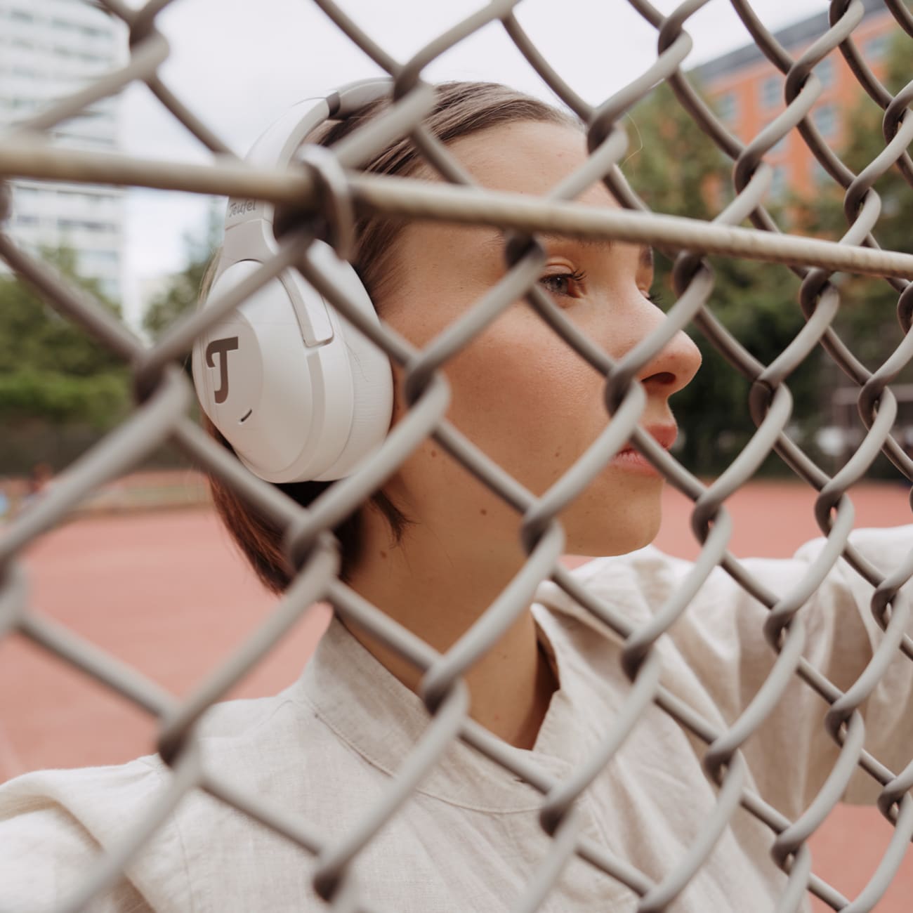 REAL BLUE NC 3 + FeinTech Bluetooth Audio System Enjoy movies with headphones