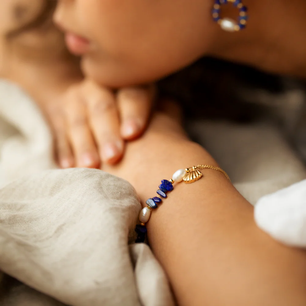 Scallop Stone Bracelet Gold