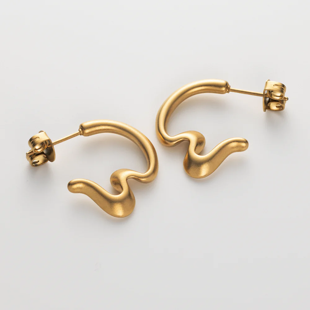 Waves Curve Earring Gold