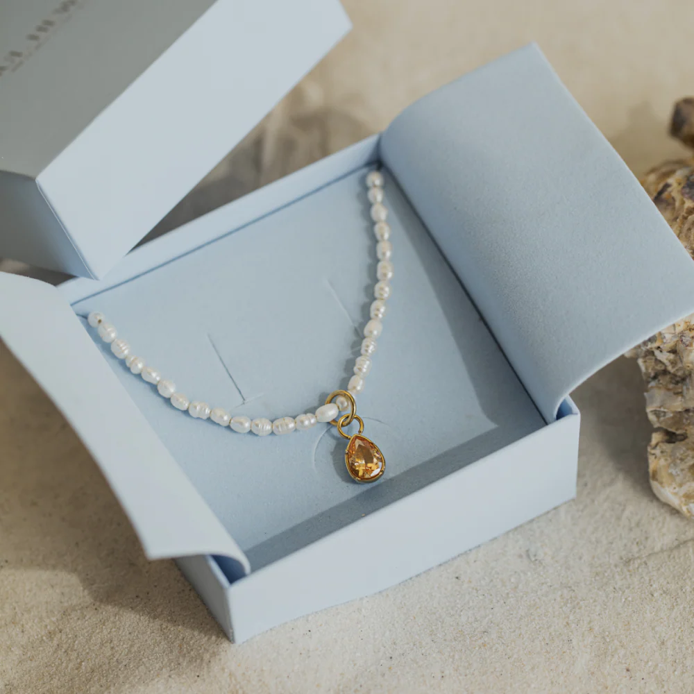 Peach Stone Charm Gold