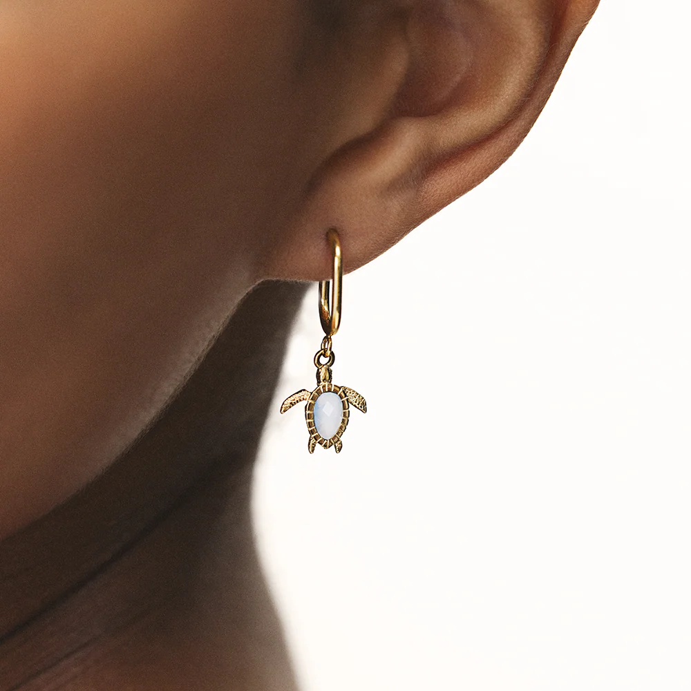 Turtle Hoops Earring White Breeze Gold