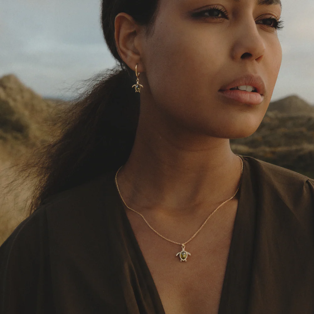 Turtle Mono Necklace Gold
