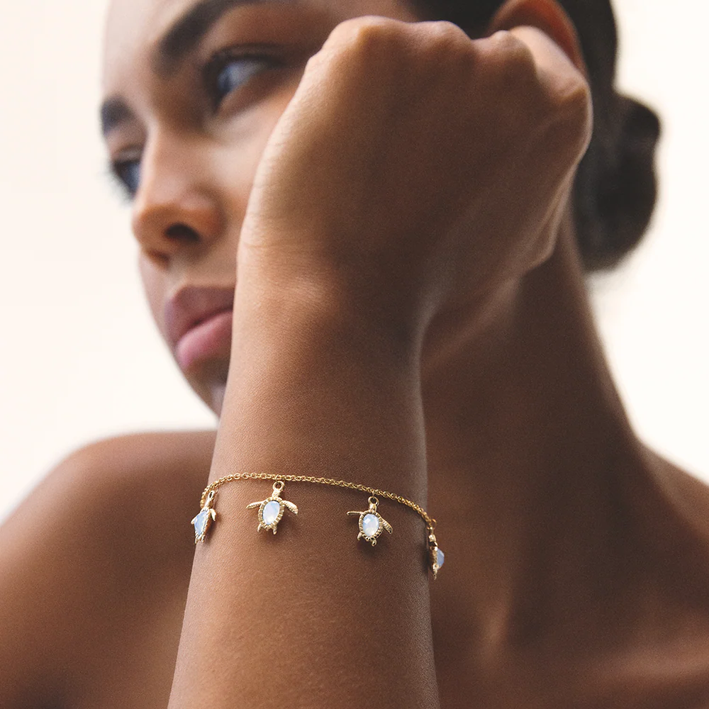 Turtle Bracelet White Breeze Gold