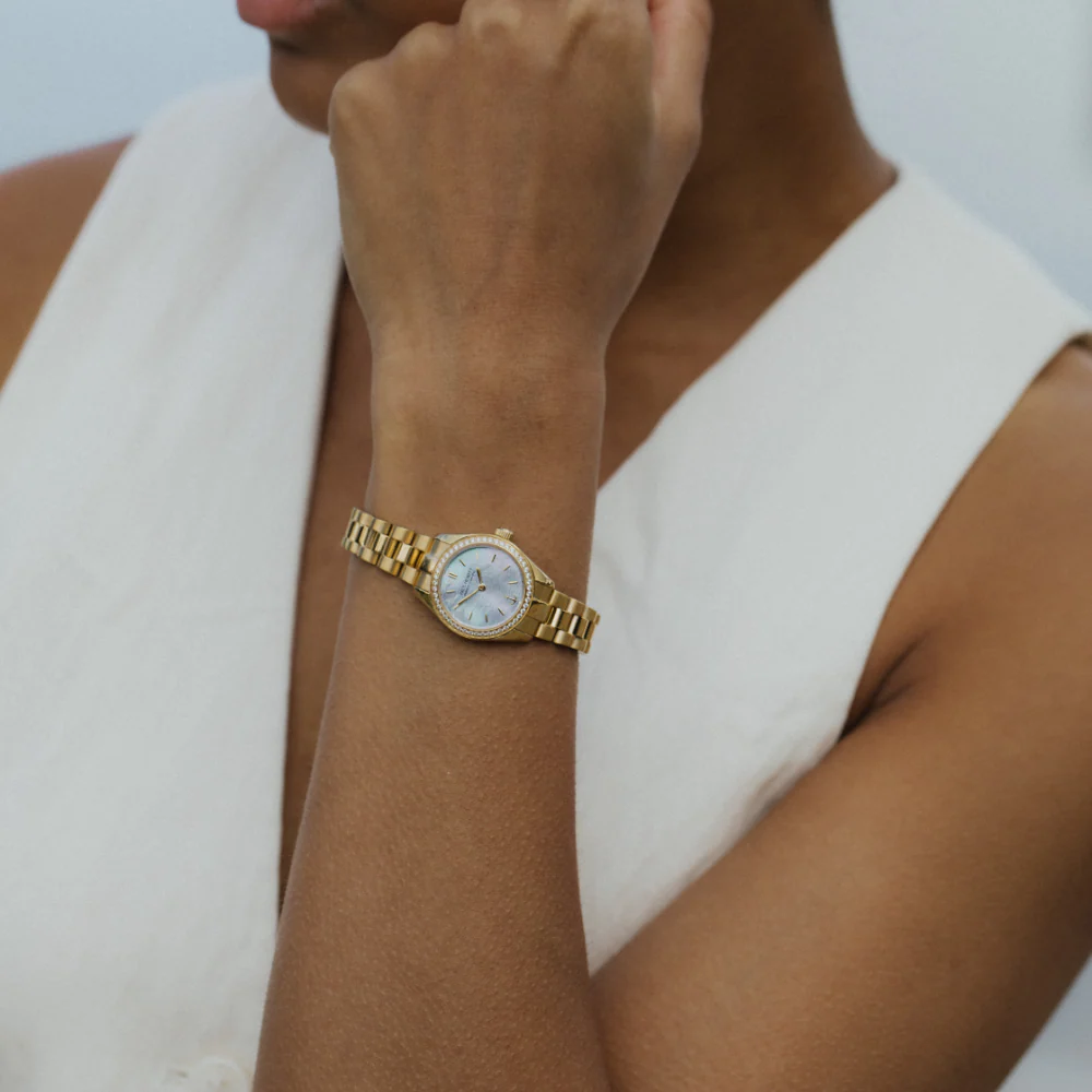 Petit Soleil Round Watch Gold Pearl