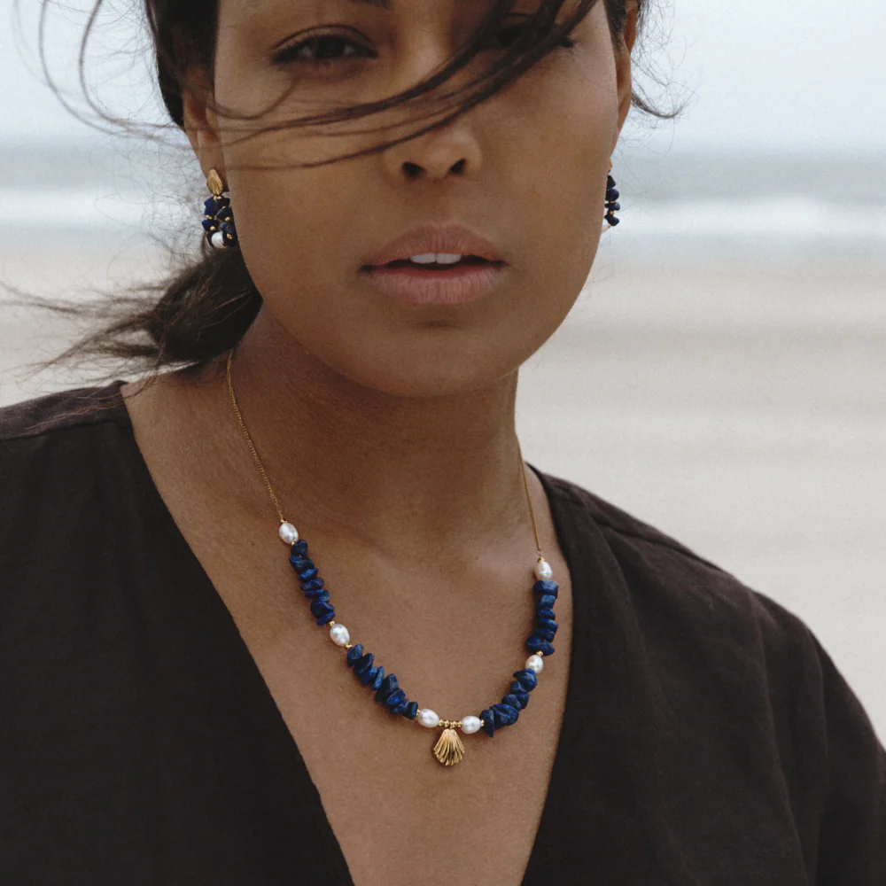 Scallop Stone Necklace Gold