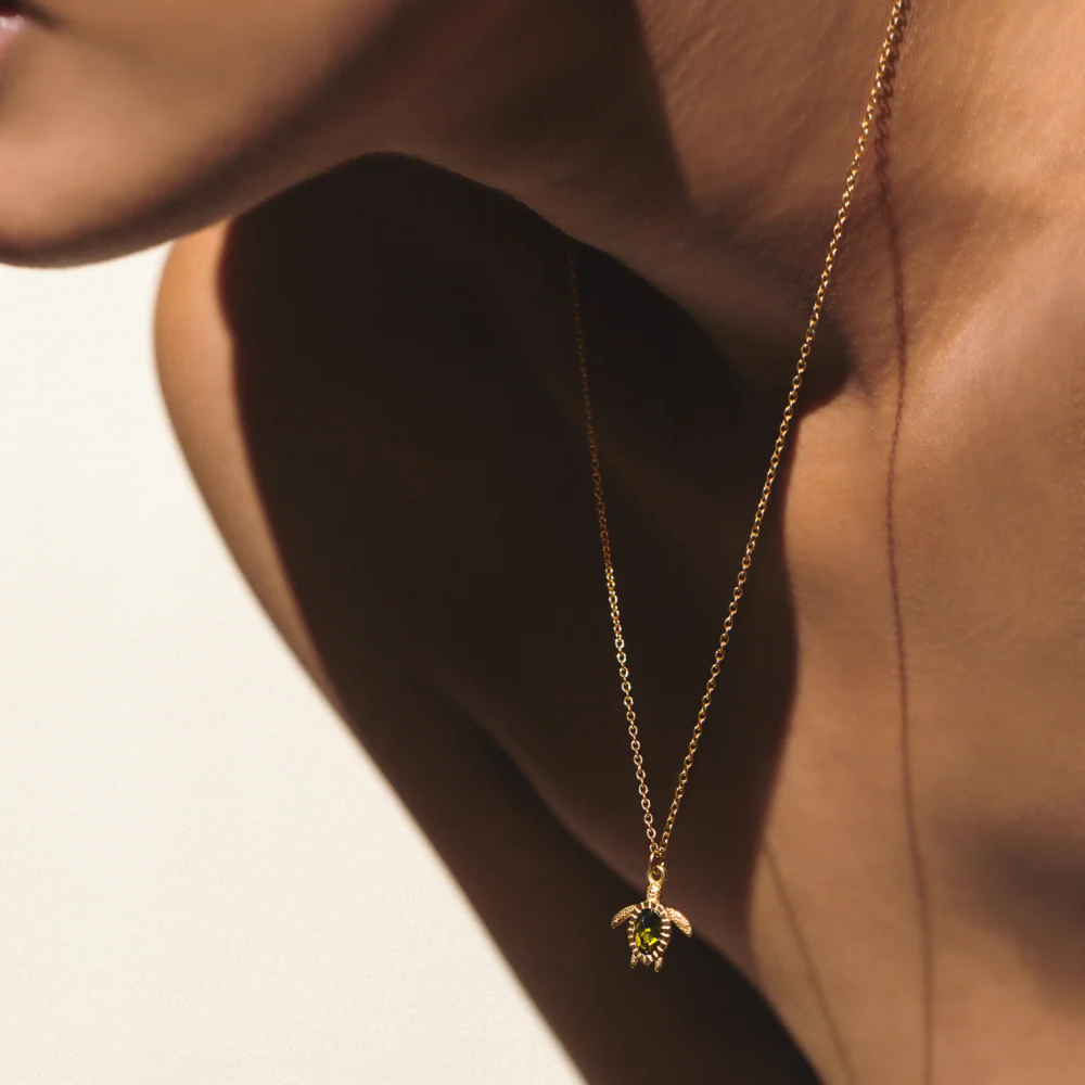 Turtle Mono Necklace Gold