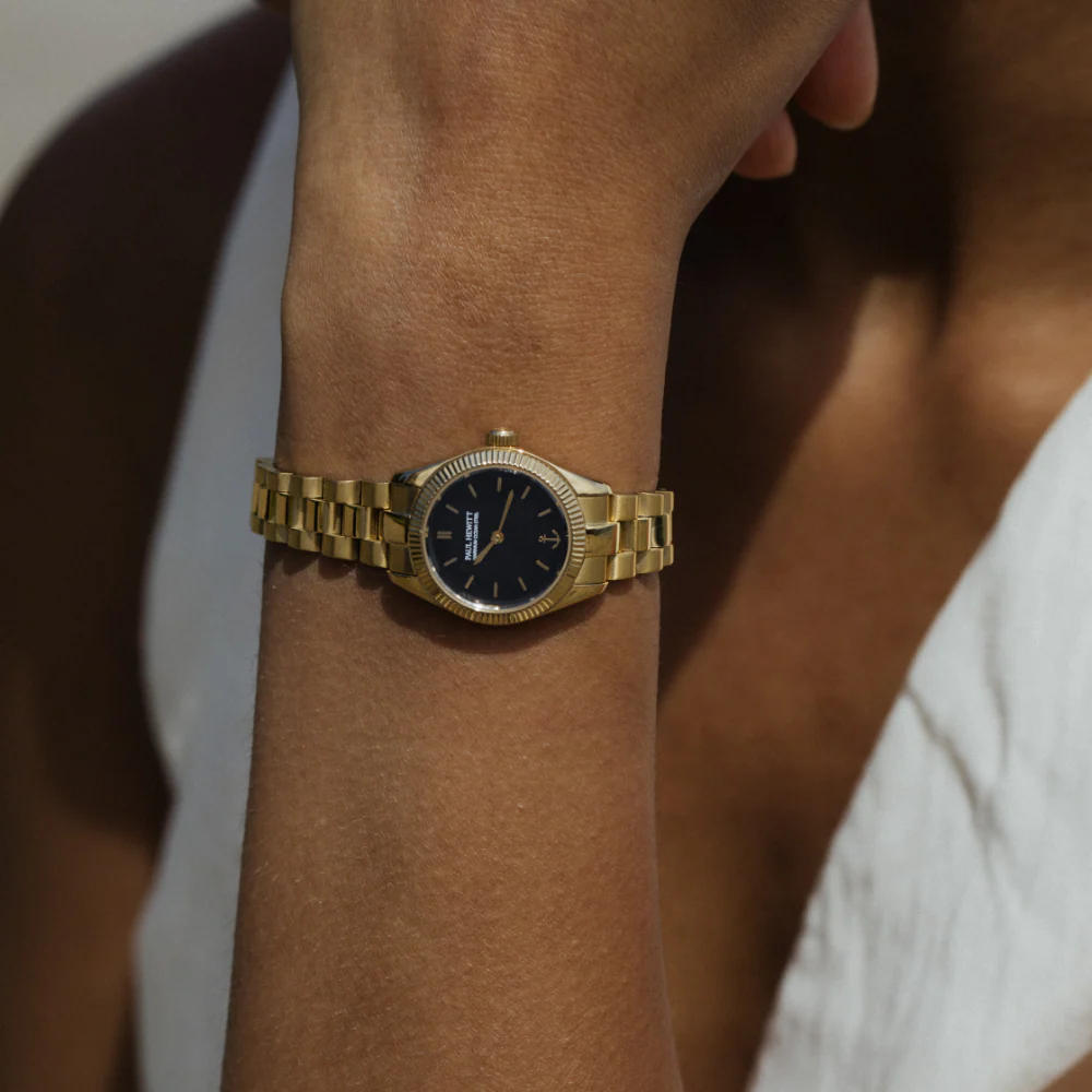 Petit Soleil Round Watch Gold Black