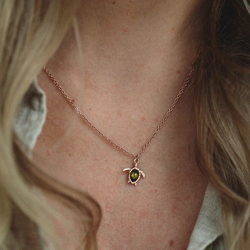 Turtle Mono Necklace Rose Gold