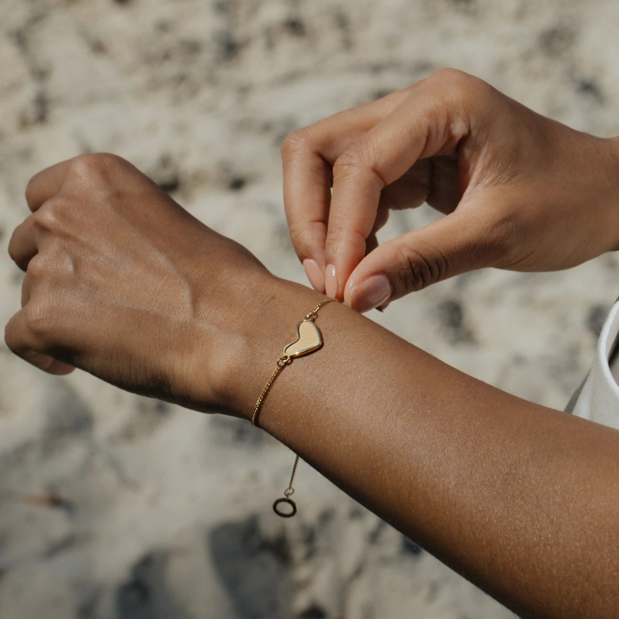Engravable Heart Bracelet Gold