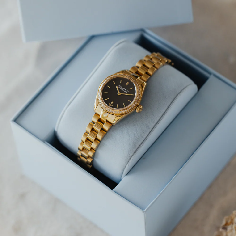 Petit Soleil Round Watch Gold Black Crystal