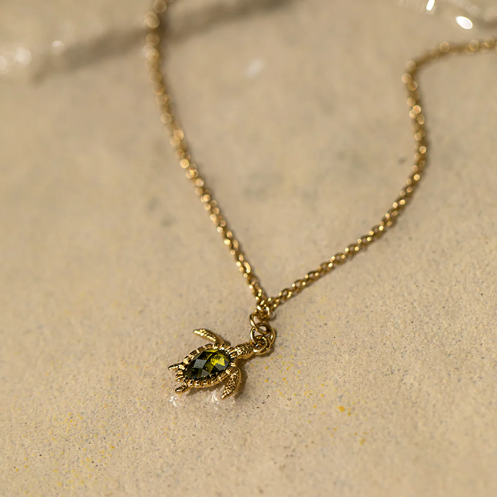 Turtle Mono Necklace Gold