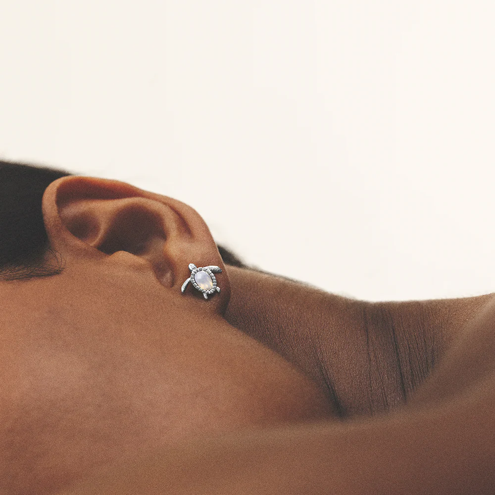 Turtle Earring White Breeze Silver