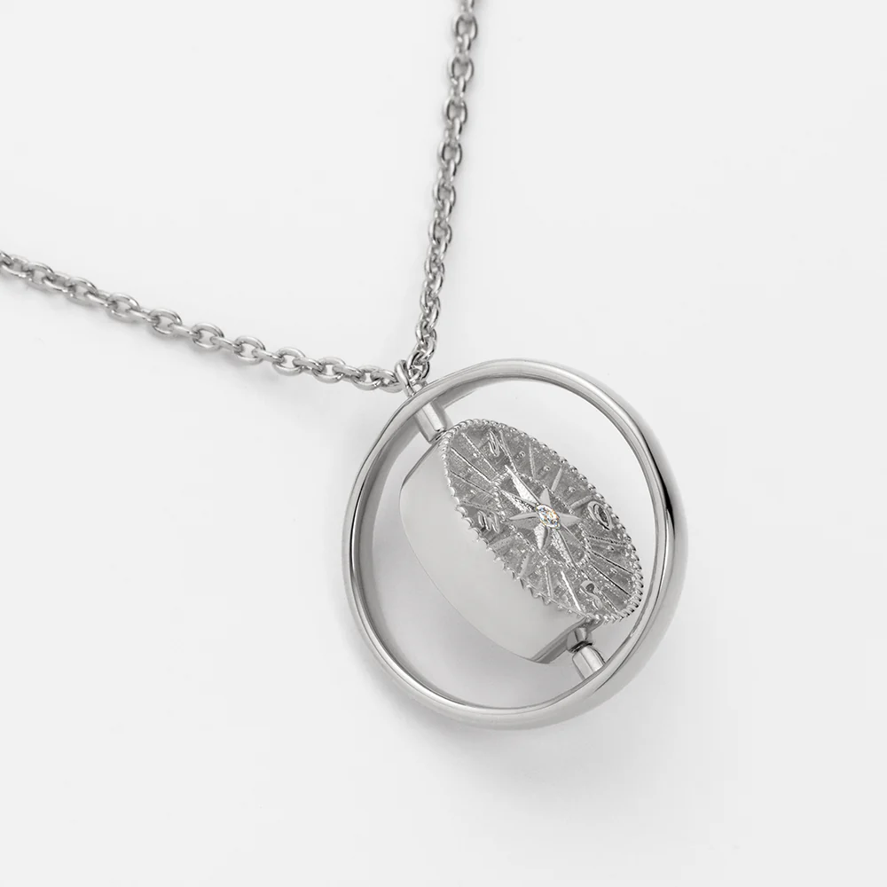 Windrose Twister Necklace Silver
