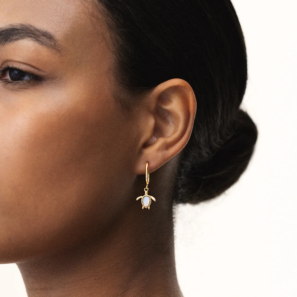 Turtle Hoops Earring White Breeze Gold