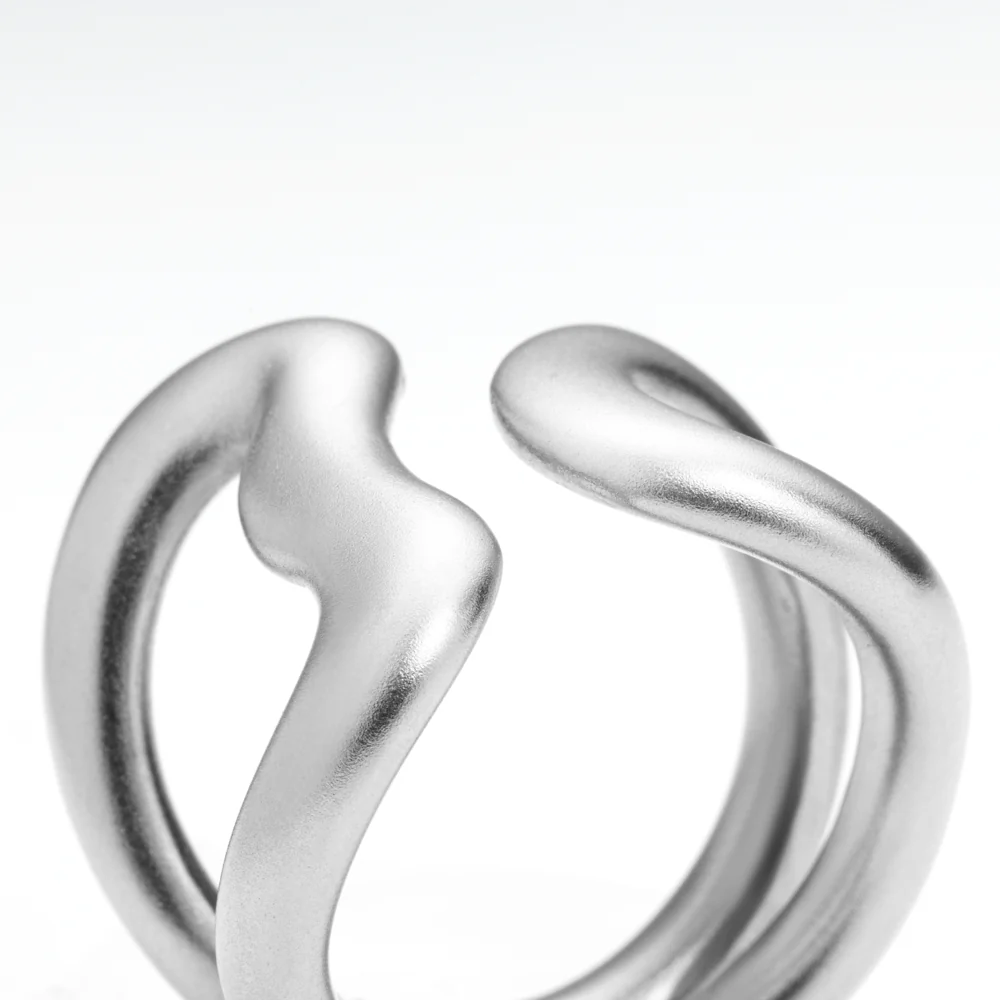 Waves Embrace Ring Silver