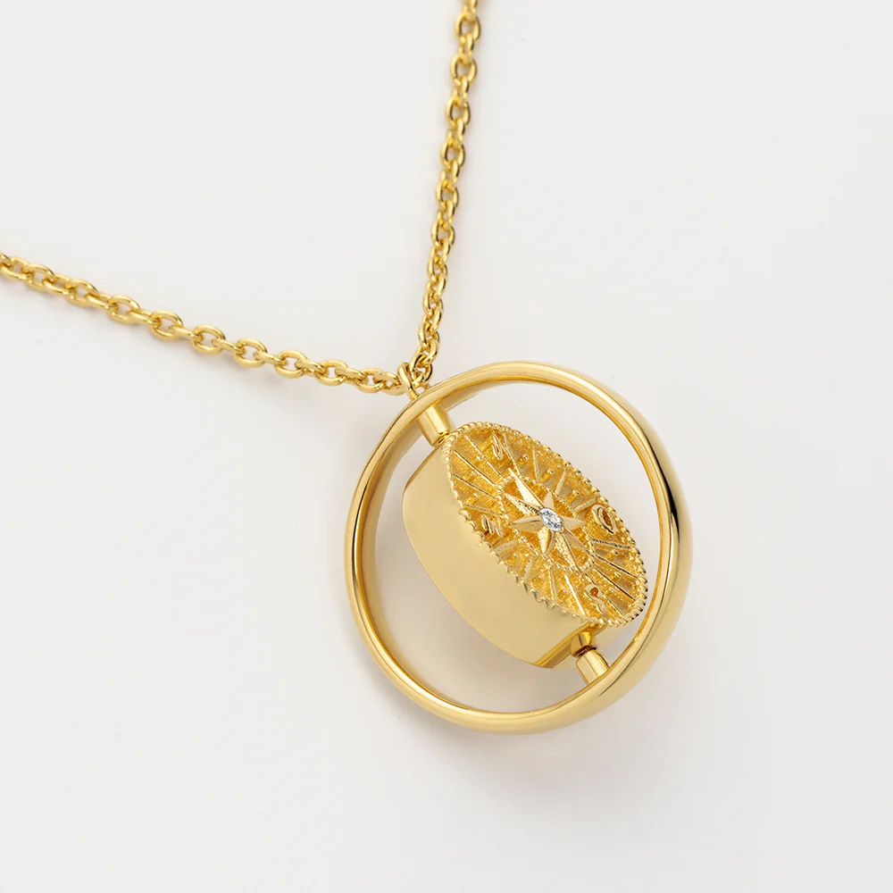 Windrose Twister Necklace Gold