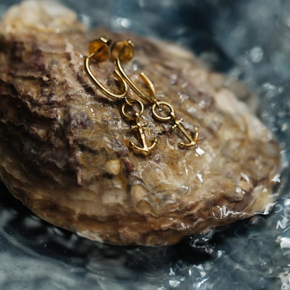 The Anchor II Hoops Earring Gold