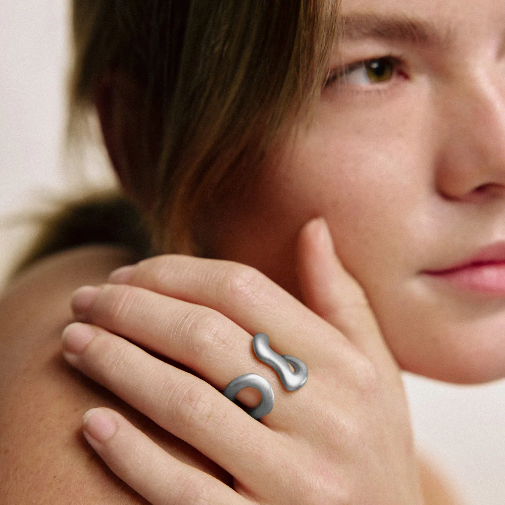 Waves Embrace Ring Silver