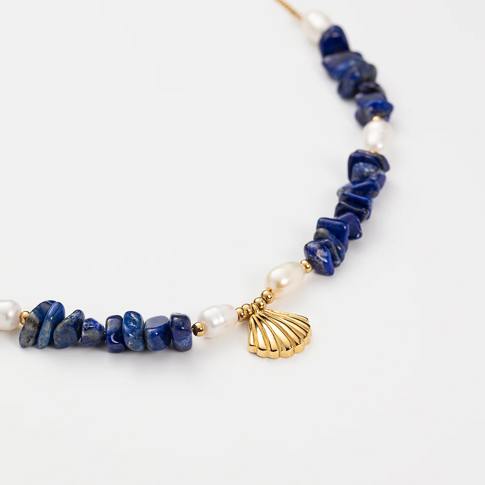 Scallop Stone Necklace Gold