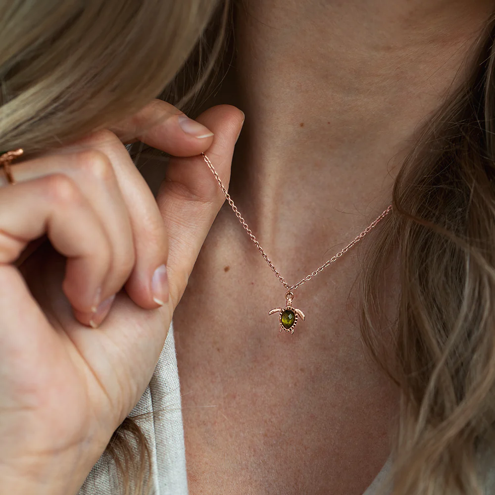 Turtle Mono Necklace Rose Gold